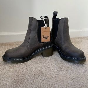 BRAND NEW Doc Marten’s Cadence Chelsea Boot in Greenland Leather. Size 6.